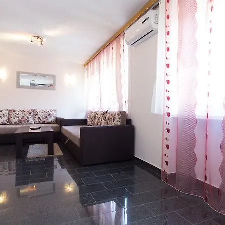 Saraj 4 Apartman