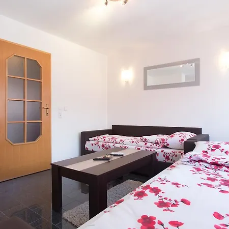 Saraj 4 Apartman *